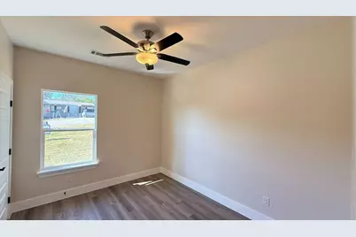 2619 Creekview Drive, Granbury, TX 76048 - Photo 7