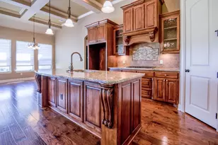 421 River Bank Ln, Granbury, TX 76049 - Photo 1