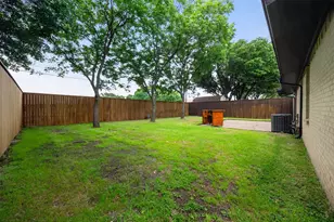 8617 Flicker Ln, Dallas, TX 75238 - Photo 29