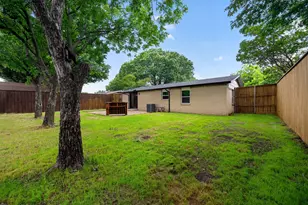 8617 Flicker Ln, Dallas, TX 75238 - Photo 27
