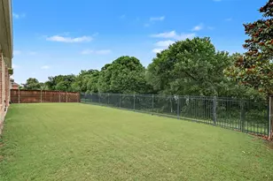 1241 Blue Lake Blvd, Arlington, TX 76005 - Photo 37