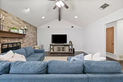 4701 Elkwood Lane, Arlington, TX 76016 - Photo 5