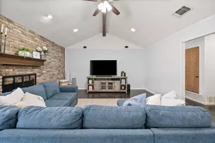4701 Elkwood Ln, Arlington, TX 76016 - Photo 5