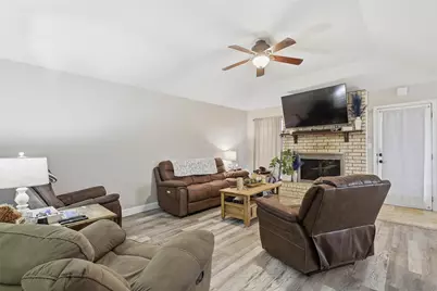 4501 Ascot Drive, Cleburne, TX 76033 - Photo 5