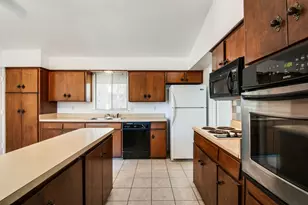 9023 Pinewood Dr, Dallas, TX 75243 - Photo 21