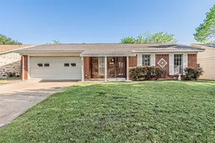 2009 Meadow Lark Ln, Irving, TX 75060 - Photo 3