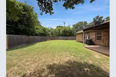 6505 Big Springs Drive, Arlington, TX 76001 - Photo 17