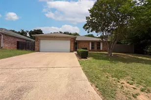 6505 Big Springs Dr, Arlington, TX 76001 - Photo 1