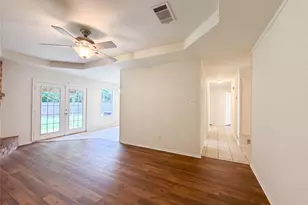 6505 Big Springs Dr, Arlington, TX 76001 - Photo 7