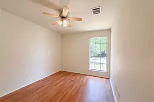 6505 Big Springs Dr, Arlington, TX 76001 - Photo 11