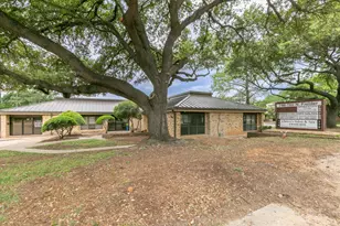 736 N Fielder Rd, Arlington, TX 76012 - Photo 1