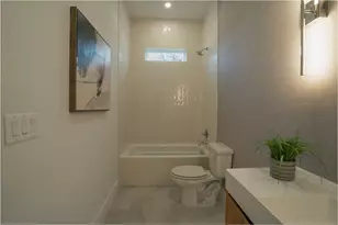 115 E Ireland Dr, Irving, TX 75062 - Photo 13
