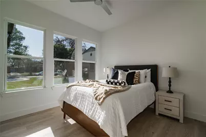 115 E Ireland Drive, Irving, TX 75062 - Photo 7