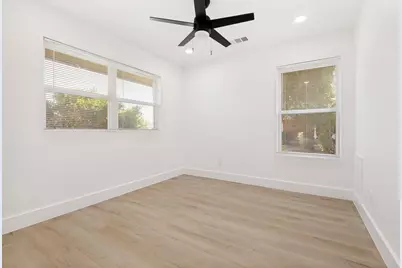 2406 Magna Vista Drive, Dallas, TX 75216 - Photo 15
