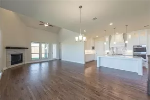 560 Thoroughbred Ave, Frisco, TX 75036 - Photo 9