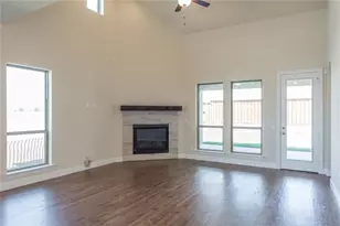 560 Thoroughbred Ave, Frisco, TX 75036 - Photo 7