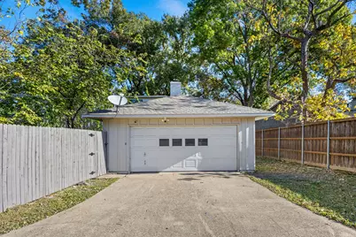 6925 Galemeadow Circle, Dallas, TX 75214 - Photo 17