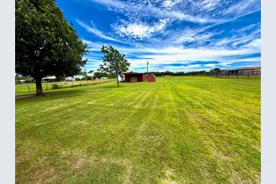 826 Gilliland Road, Springtown, TX 76082 - Photo 15