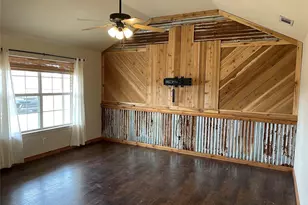 826 Gilliland Rd, Springtown, TX 76082 - Photo 7