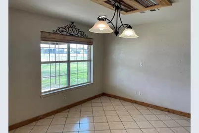 826 Gilliland Road, Springtown, TX 76082 - Photo 9