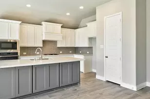 333 Cowling Dr, Little Elm, TX 75068 - Photo 7