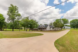 1305 N John Douglas Rd, Van Alstyne, TX 75495 - Photo 3