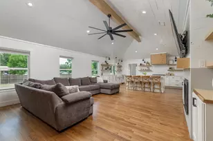 1305 N John Douglas Rd, Van Alstyne, TX 75495 - Photo 9