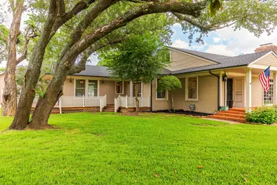 203 E Umphress Street, Van Alstyne, TX 75495 - Photo 3