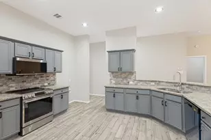 11812 Gold Creek Dr E, Fort Worth, TX 76244 - Photo 5