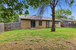 5725 Macneill Dr, Haltom City, TX 76148 - Photo 29