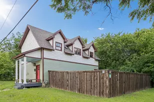 801 W Morphy St, Fort Worth, TX 76104 - Photo 3