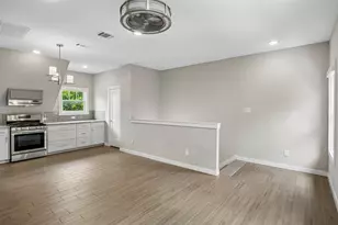 801 W Morphy St, Fort Worth, TX 76104 - Photo 7