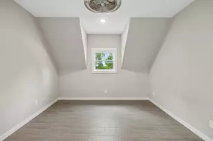 801 W Morphy St, Fort Worth, TX 76104 - Photo 23
