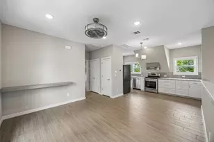 801 W Morphy St, Fort Worth, TX 76104 - Photo 9