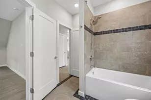 801 W Morphy St, Fort Worth, TX 76104 - Photo 25