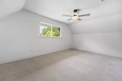 220 Robert Street, Burleson, TX 76028 - Photo 33
