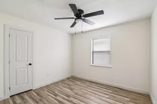 2421 Meadow Vw, Bedford, TX 76021 - Photo 19