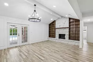 2421 Meadow Vw, Bedford, TX 76021 - Photo 5
