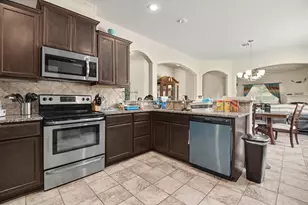 8909 Tenderfoot Ln, Aubrey, TX 76227 - Photo 11