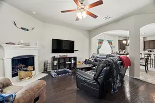 8909 Tenderfoot Ln, Aubrey, TX 76227 - Photo 7