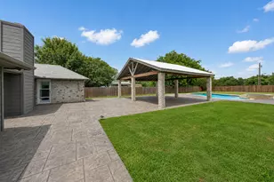 302 Anita Ln, Waxahachie, TX 75165 - Photo 7