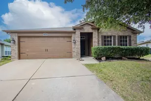 1400 Horseshoe Bend Ct, Fort Worth, TX 76131 - Photo 1