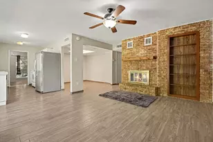 2614 Branch Oaks Dr, Garland, TX 75043 - Photo 3