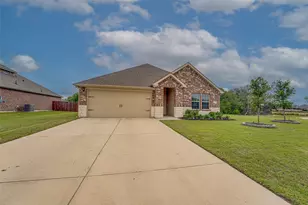 1519 Running Brk Ct, Kaufman, TX 75142 - Photo 3