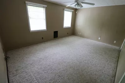 270 SE 26th St, Paris, TX 75460 - Photo 15