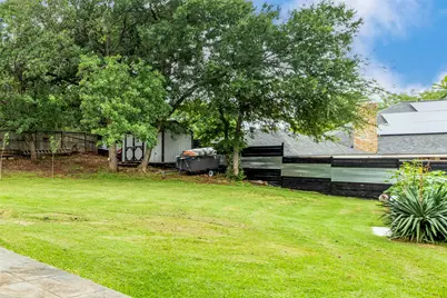829 Woodridge Drive, Fort Worth, TX 76120 - Photo 31