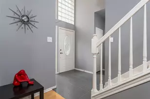 829 Woodridge Dr, Fort Worth, TX 76120 - Photo 5