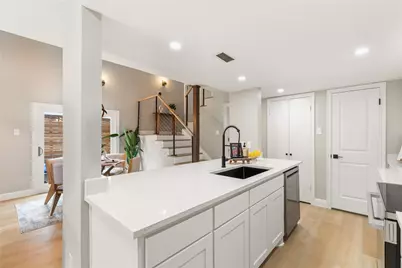 3219 Elizabeth Street, Dallas, TX 75204 - Photo 9