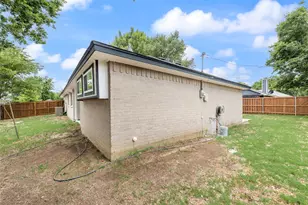 204 Hollywood Dr, Glenn Heights, TX 75154 - Photo 19