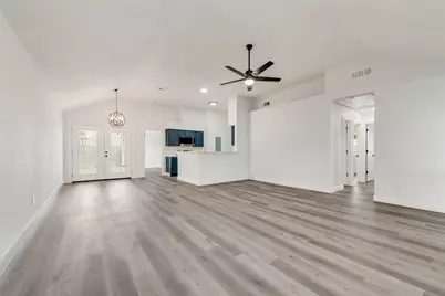 204 Hollywood Drive, Glenn Heights, TX 75154 - Photo 5